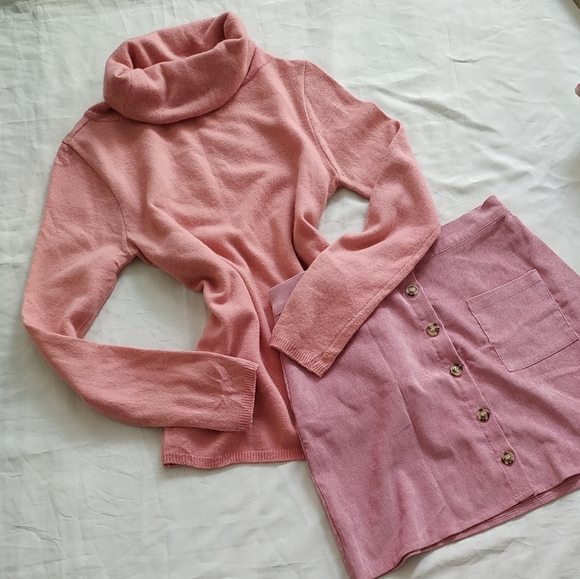 Sweaters - Peach Turtleneck
